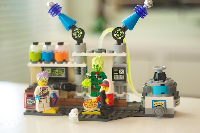 Lego Science Lab