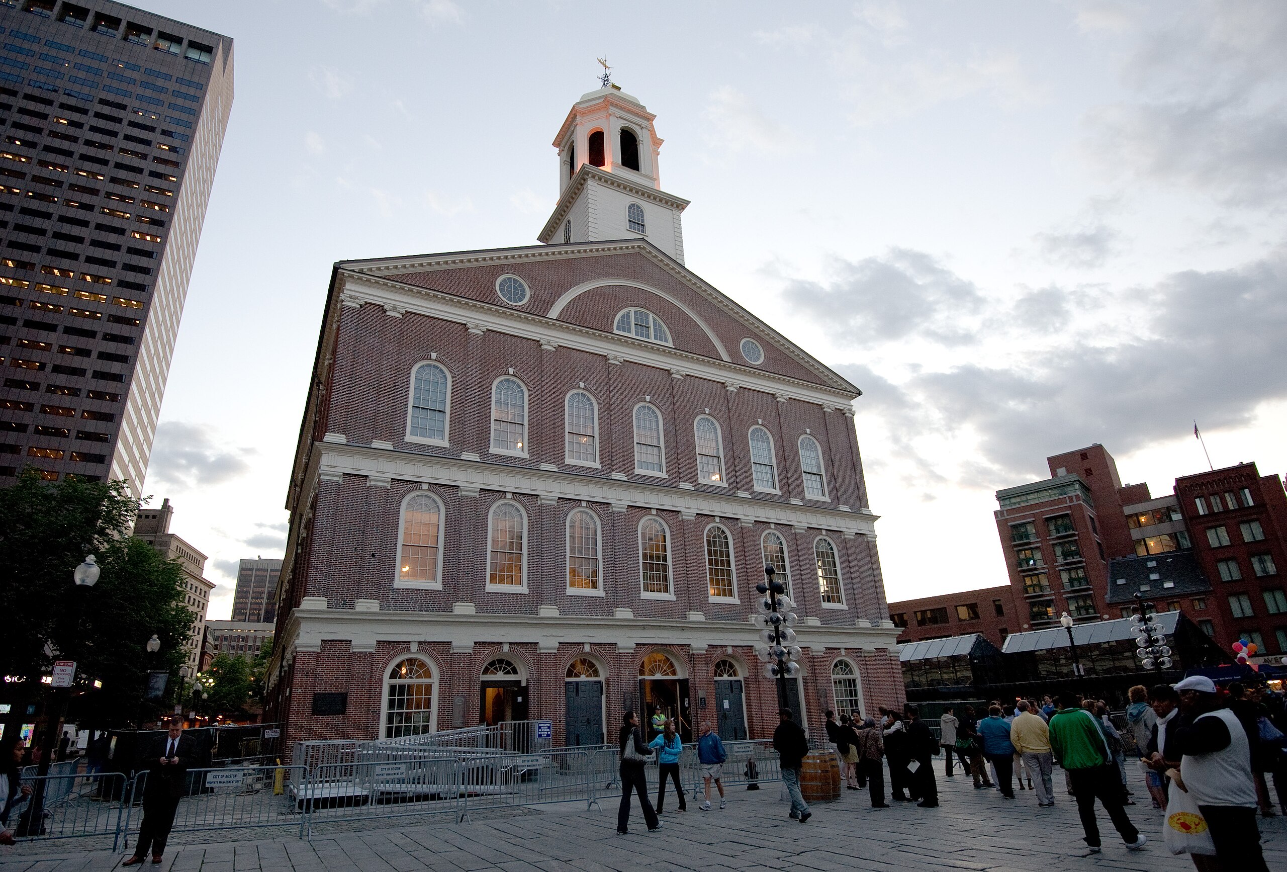exterior of faneuil hall