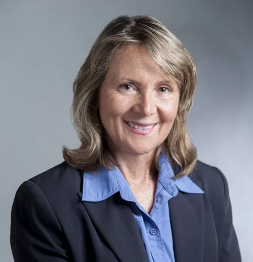 Headshot of Kathleen MacNeil