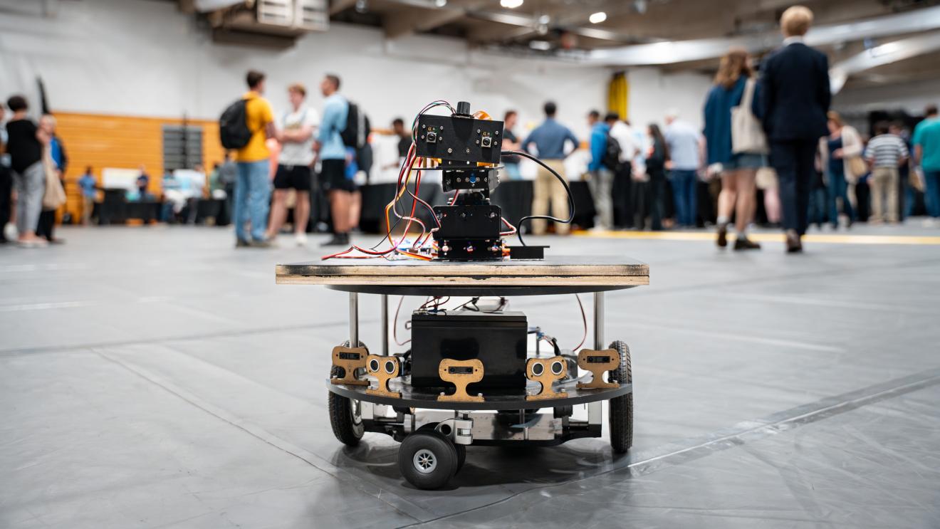 Dylan OBrien and Owen Terry's VR Robot travels around the School of Engineering capstone showcase