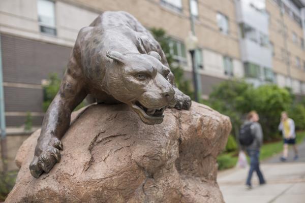 Leopard statue