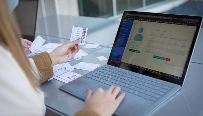 Student uses her laptop to run academic software