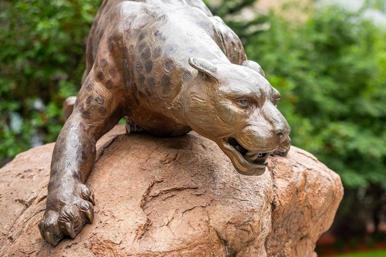 Wentworth's Leopard Statue