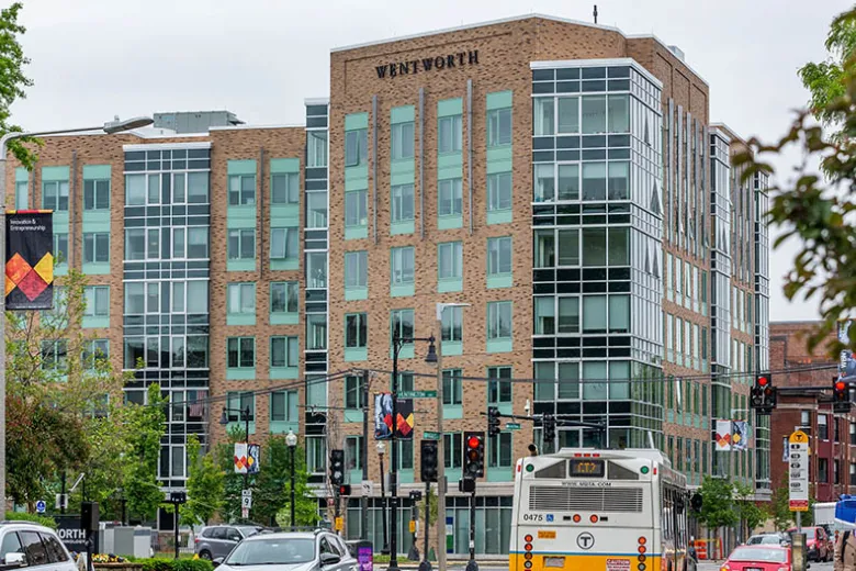 Apartments at 525