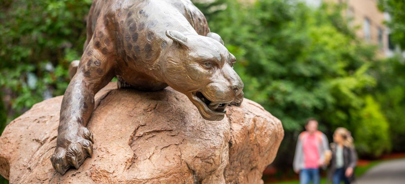 statue of a leopard