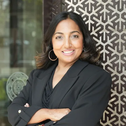 Urvashi Batra headshot